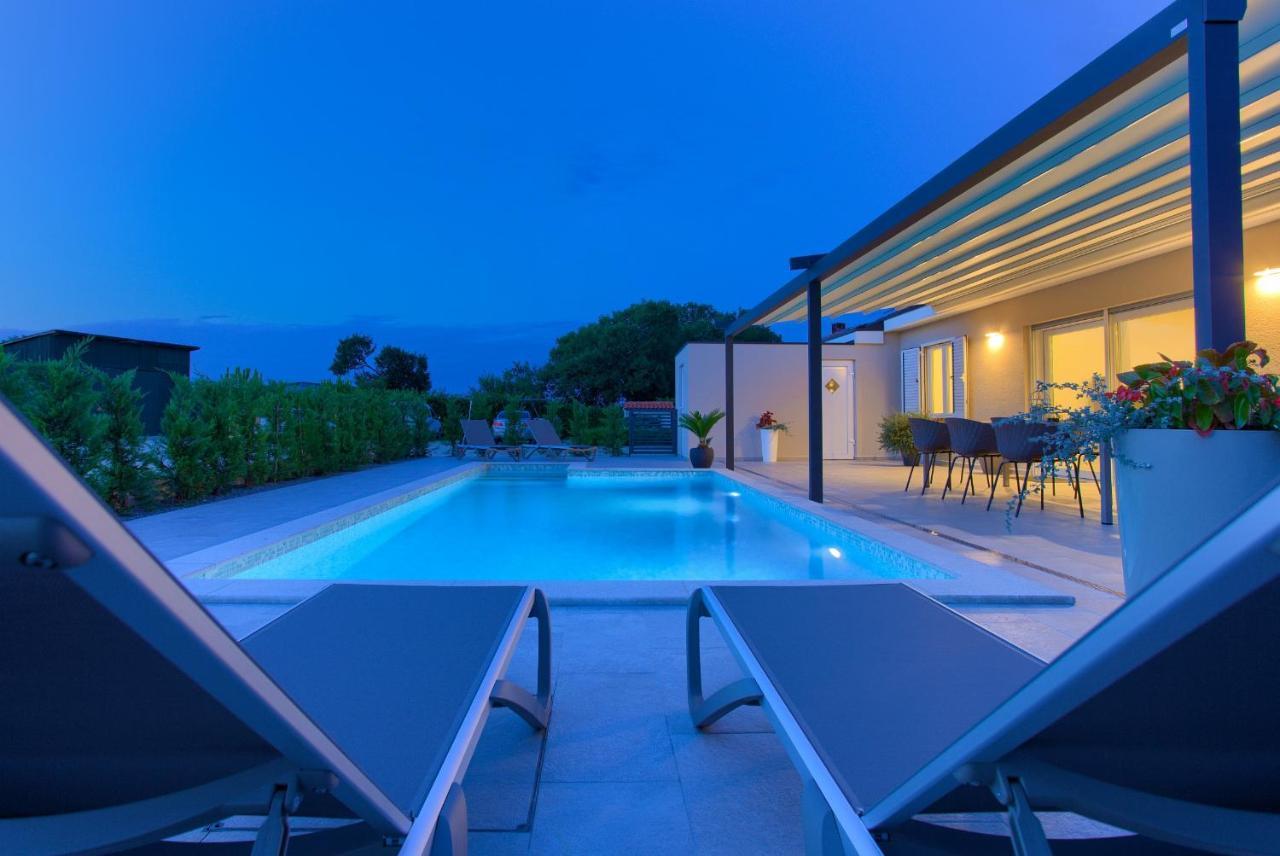 Holiday Home Elegant Vrh  Luaran gambar