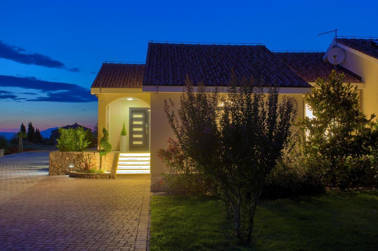 Holiday Home Elegant Vrh  Luaran gambar