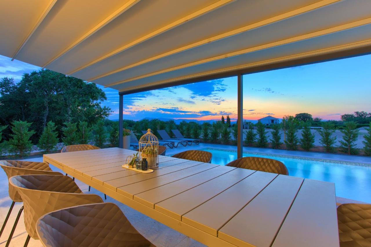 Holiday Home Elegant Vrh  Luaran gambar